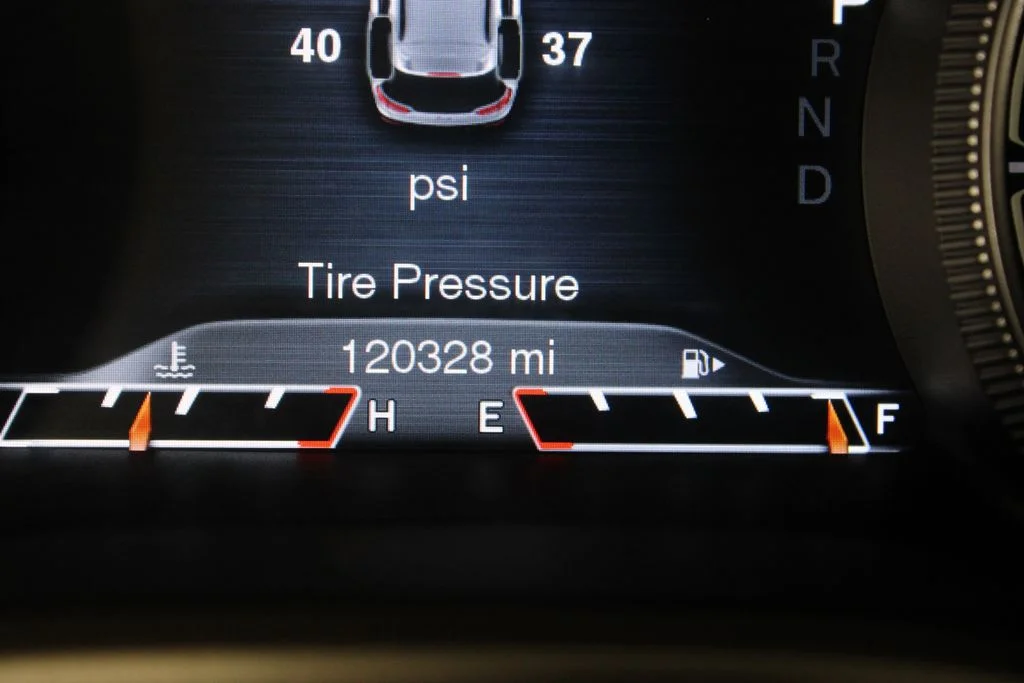 Used 2015 Red Jeep Limited image 28