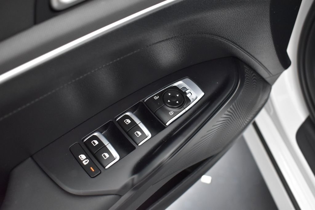 Certified Used 2025 Snow White Pearl Kia LXS image 6