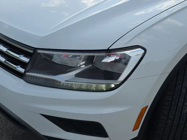 Used 2020 White Volkswagen 2.0T SE image 30