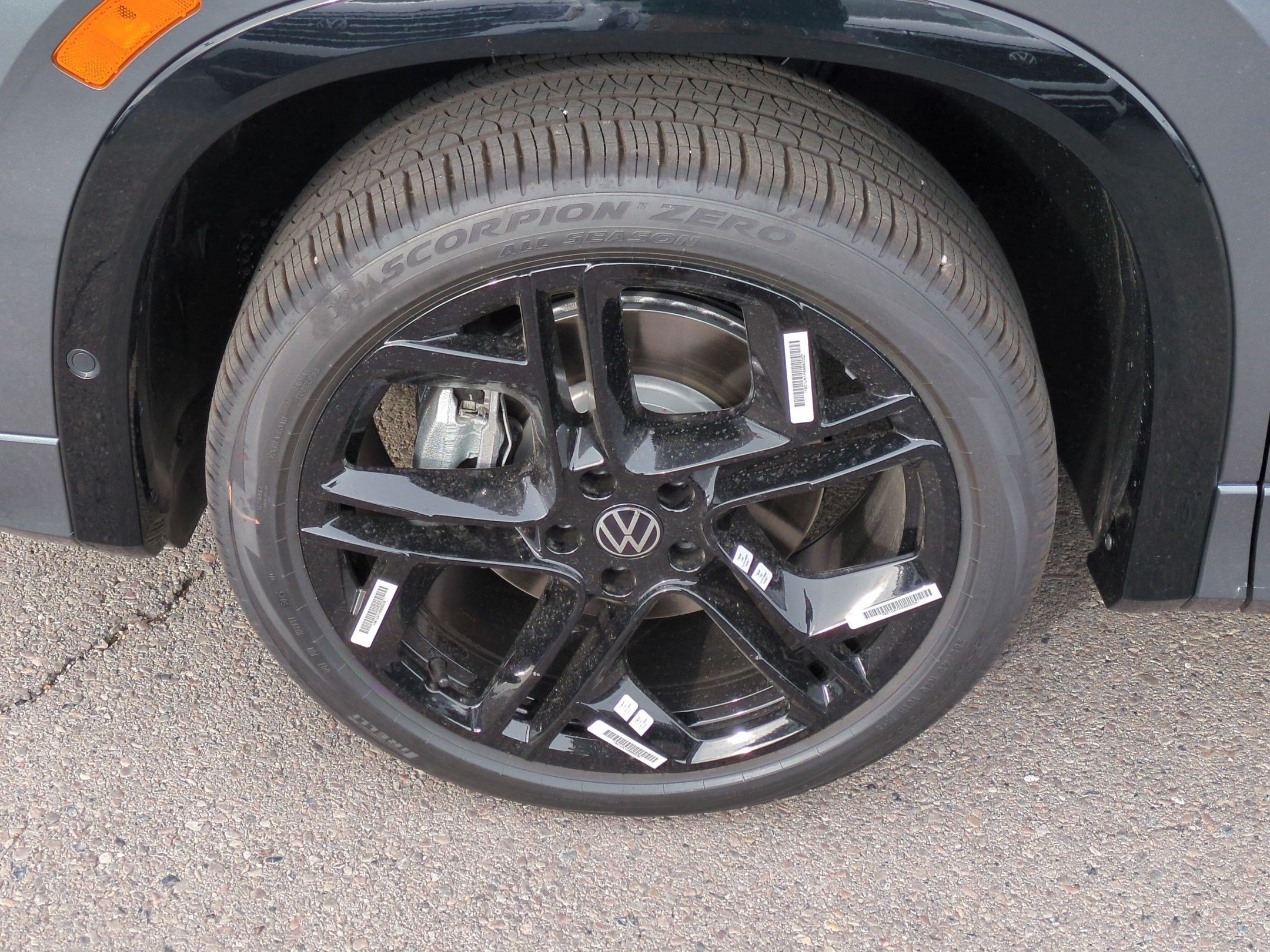 New 2026 Platinum Gray Metallic Volkswagen SE R-Line Black image 15