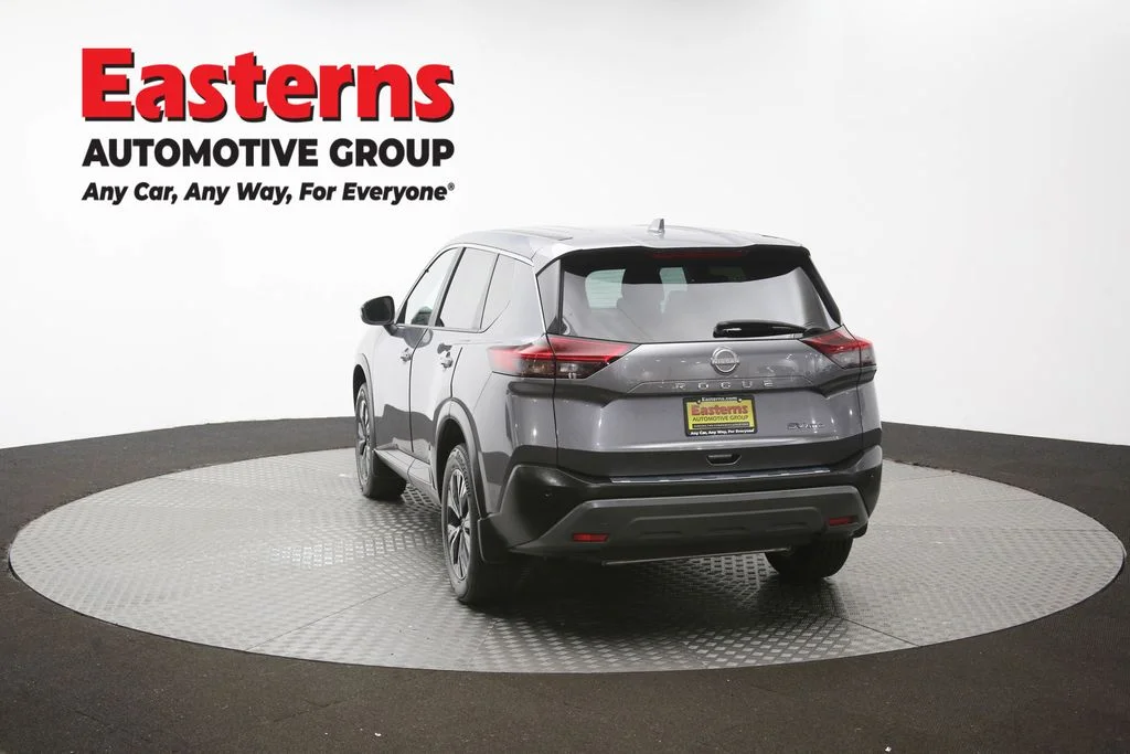 Used 2023 Gray Nissan SV image 37