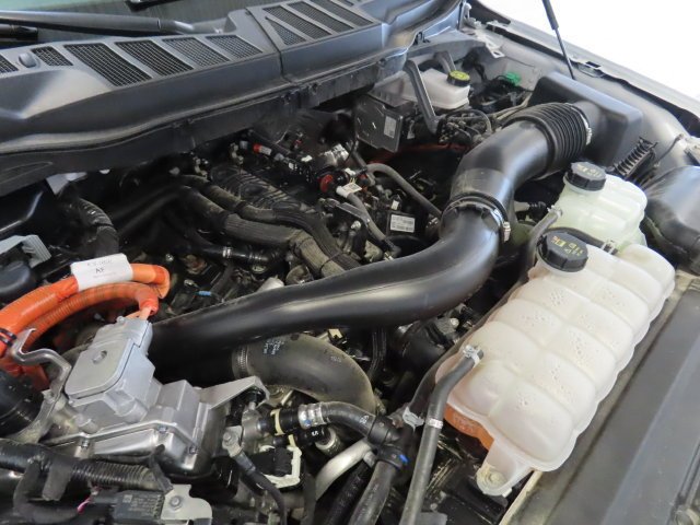 Used 2025 White Ford XLT image 35
