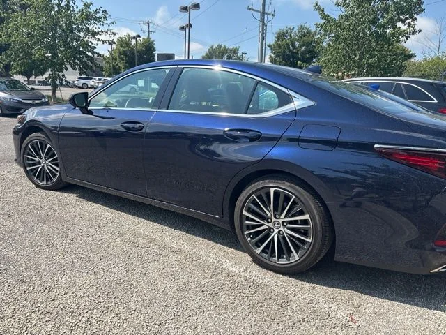 Used 2025 Blue Lexus 350 image 3
