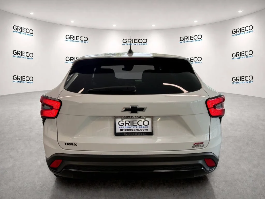 Used 2024 Summit White Chevrolet 1RS image 6