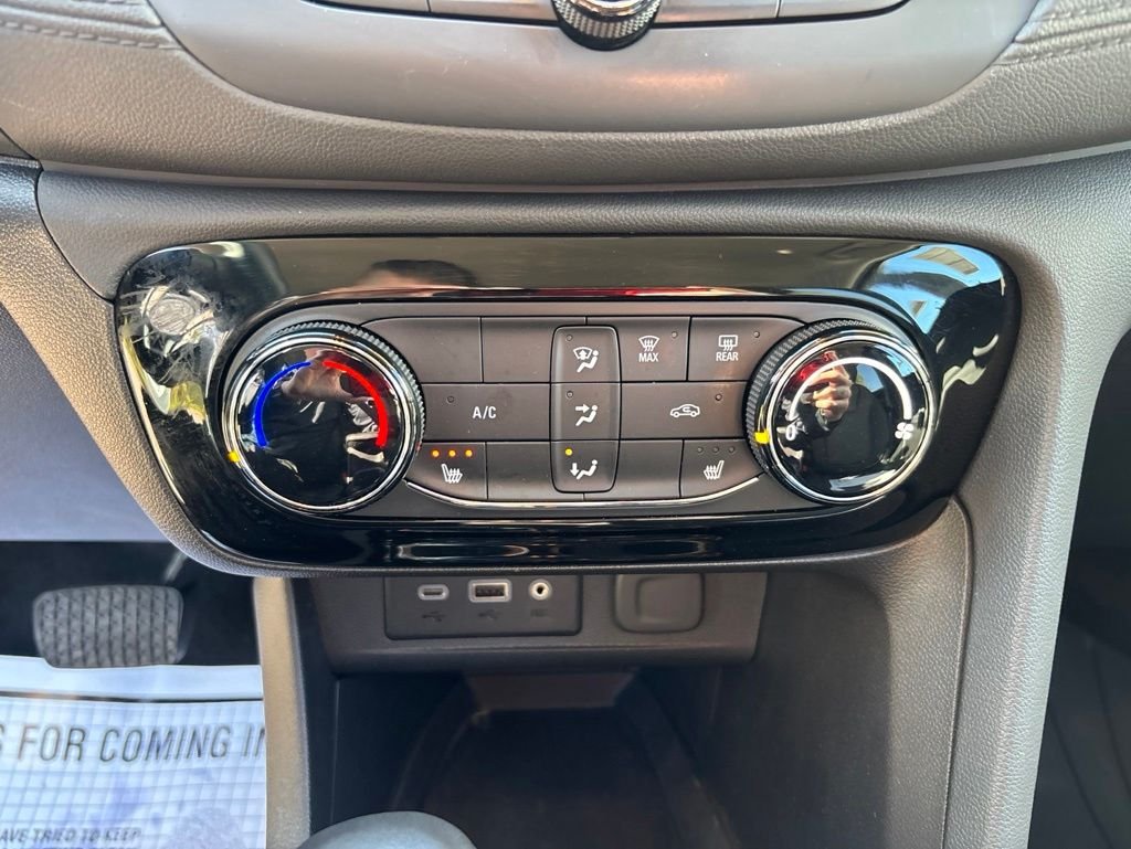 Used 2023 White Buick Preferred image 27