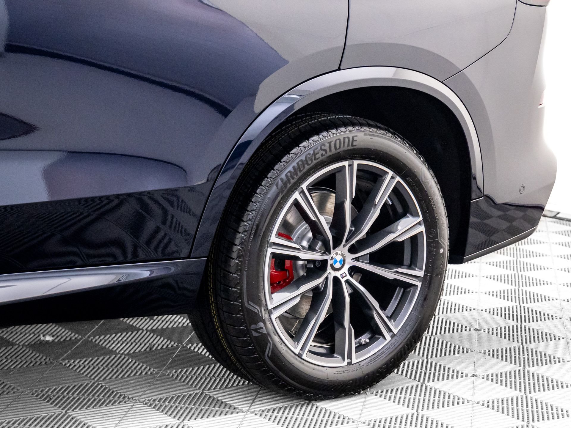 New 2026 Carbon Black Metallic BMW xDrive40i image 33
