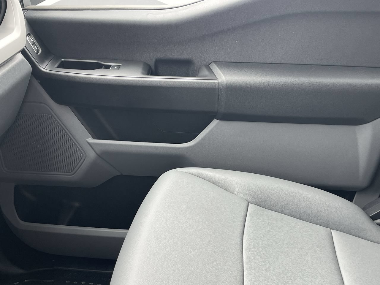 New 2026 Oxford White Ford XL image 21
