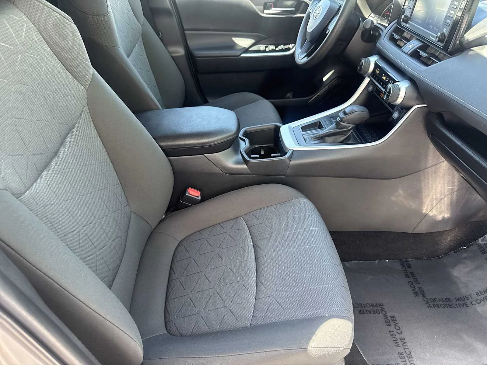 Used 2022 Silver Sky Metallic Toyota XLE image 17