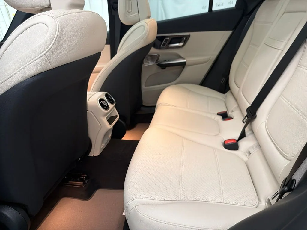 New 2027 Gray Mercedes-Benz GLC 300 image 19