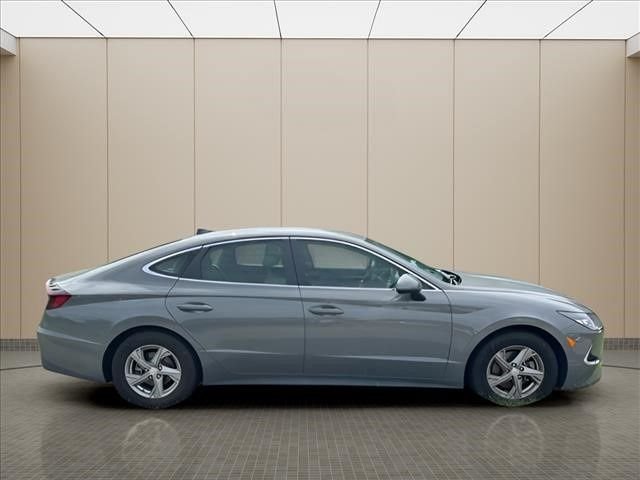 Used 2023 Gray Hyundai SE image 11