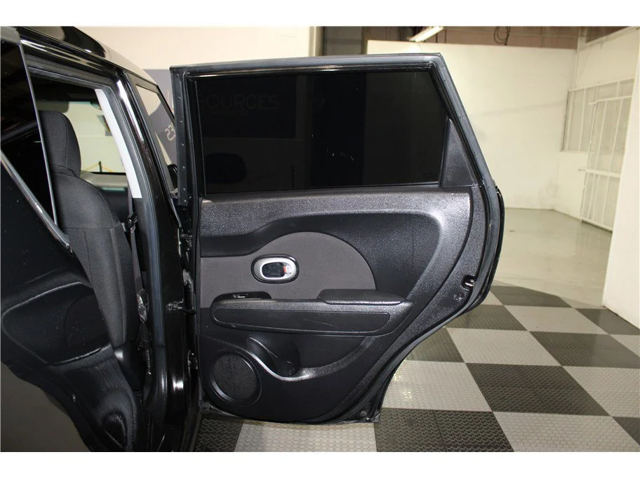 Used 2019 Shadow Black Kia + image 22