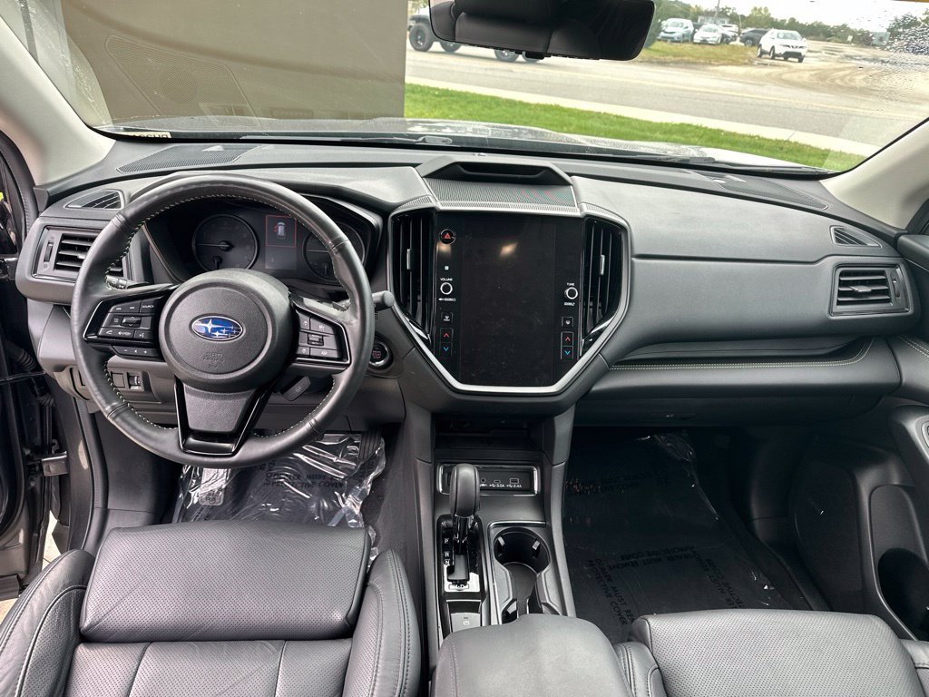 Used 2025 Gray Subaru Onyx Edition Touring image 13
