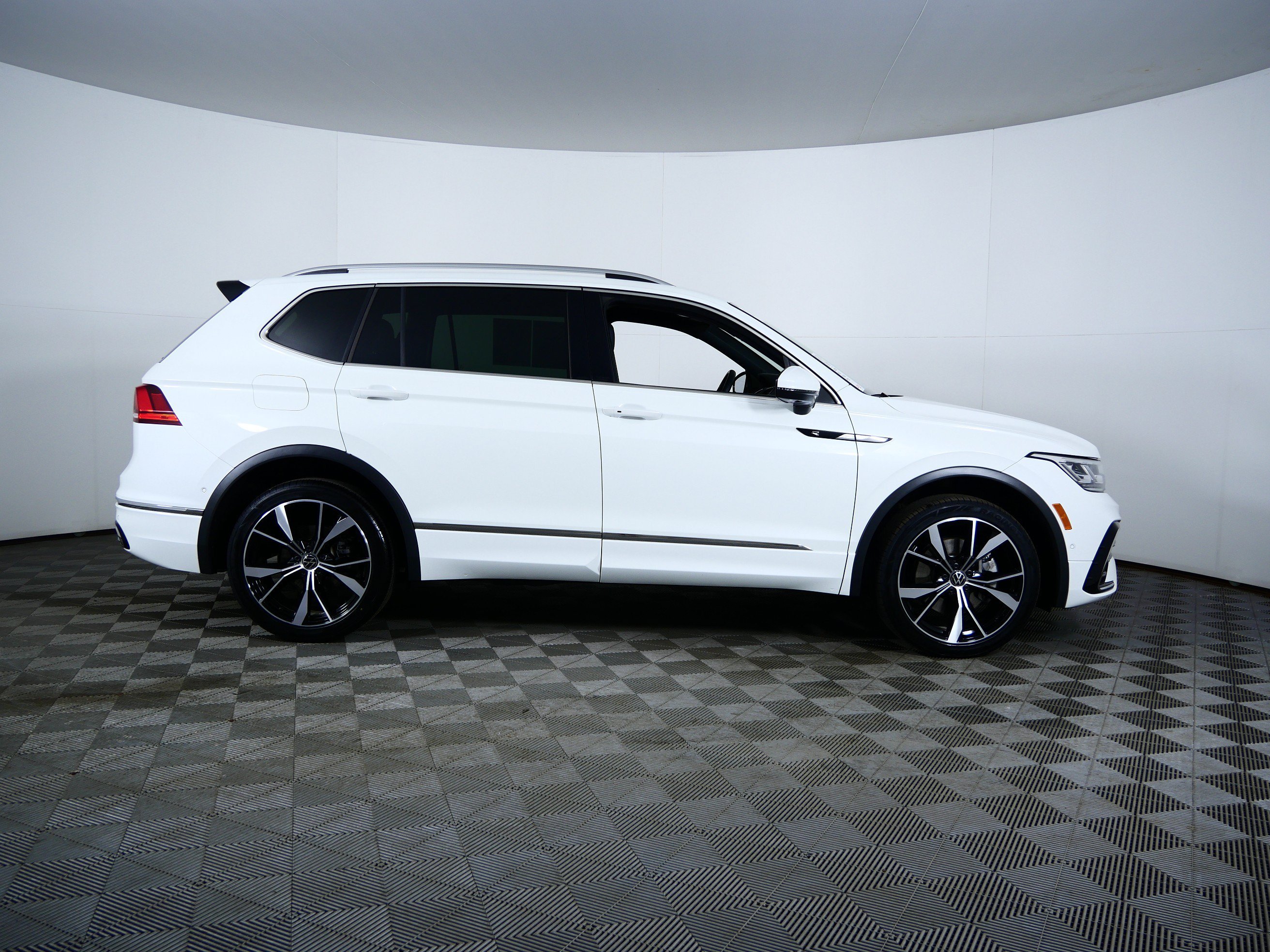 Used 2024 White Volkswagen SEL R-Line image 19