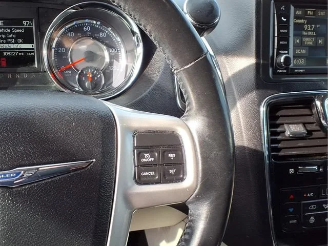 Used 2015 Gray Chrysler Touring-L image 11
