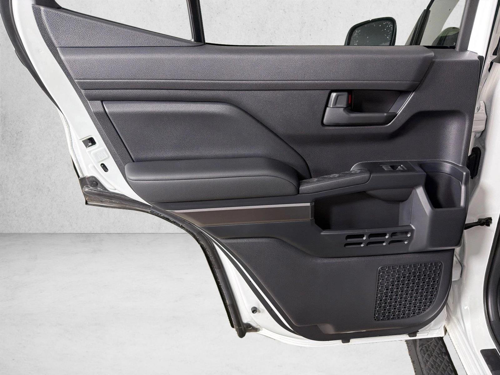 Used 2025 Ice Cap Toyota SR5 image 21
