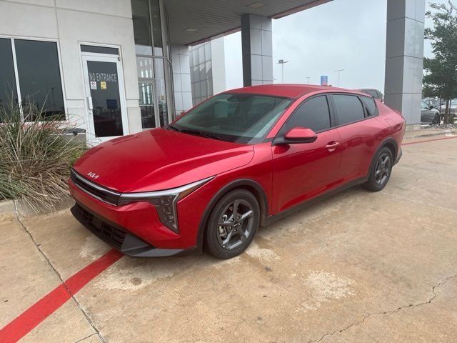 Used 2025 Red Kia LXS image 1