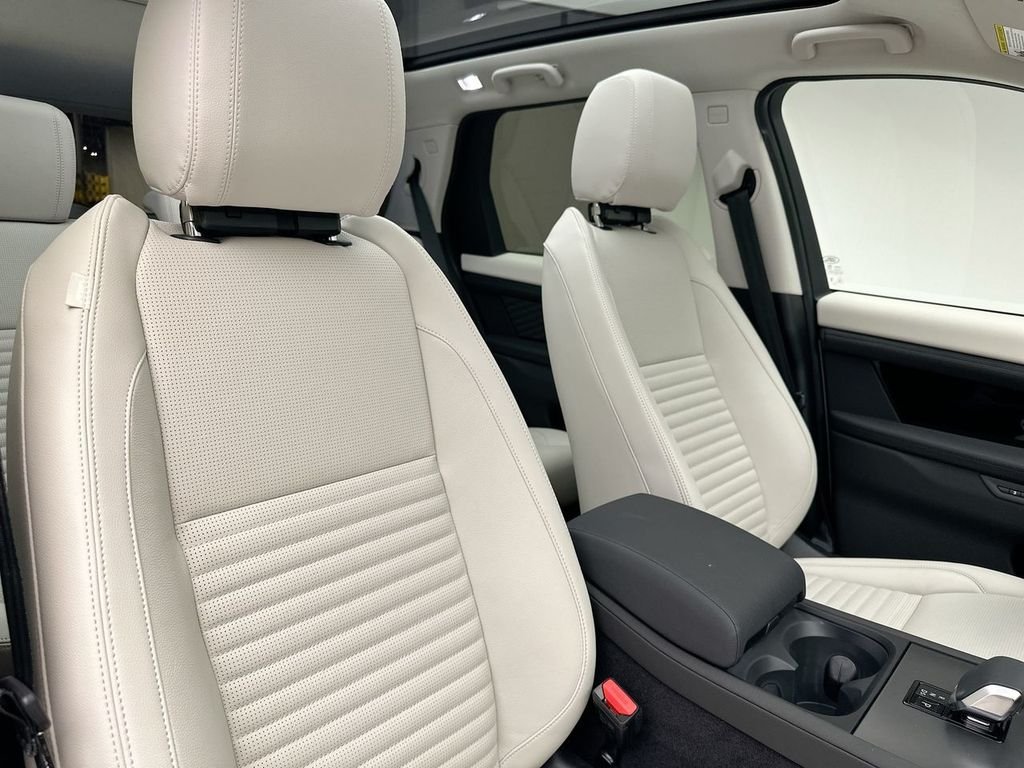 Used 2025 Fuji White Land Rover S image 4