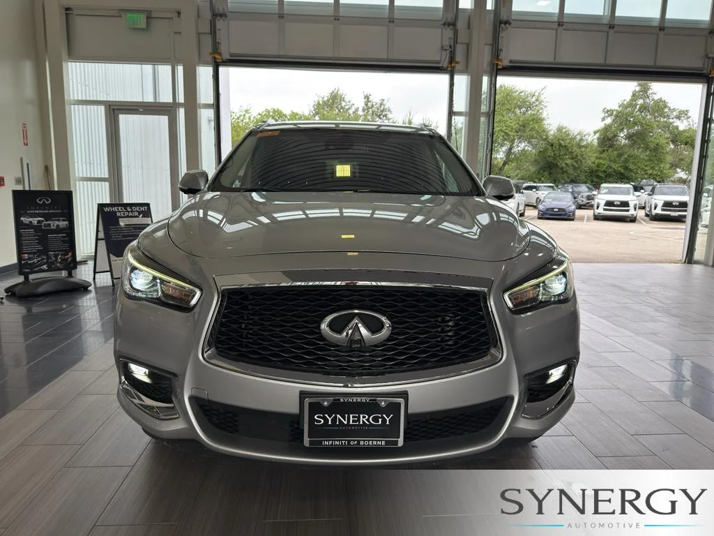Used 2019 Liquid Platinum INFINITI LUXE image 2