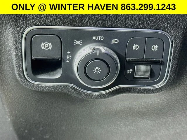 Used 2023 Black Mercedes-Benz GLB 250 image 10