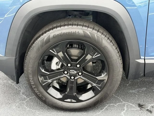 New 2026 Lakeshore Blue Metallic Chevrolet LT image 9