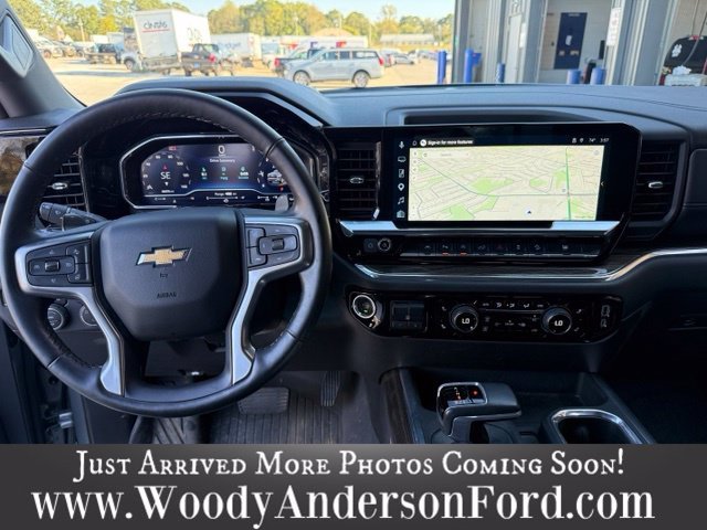 Used 2025 Sterling Gray Metallic Chevrolet LT image 10