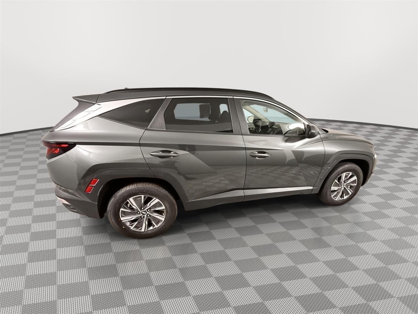 Used 2024 Shimmering Silver Hyundai Blue image 10