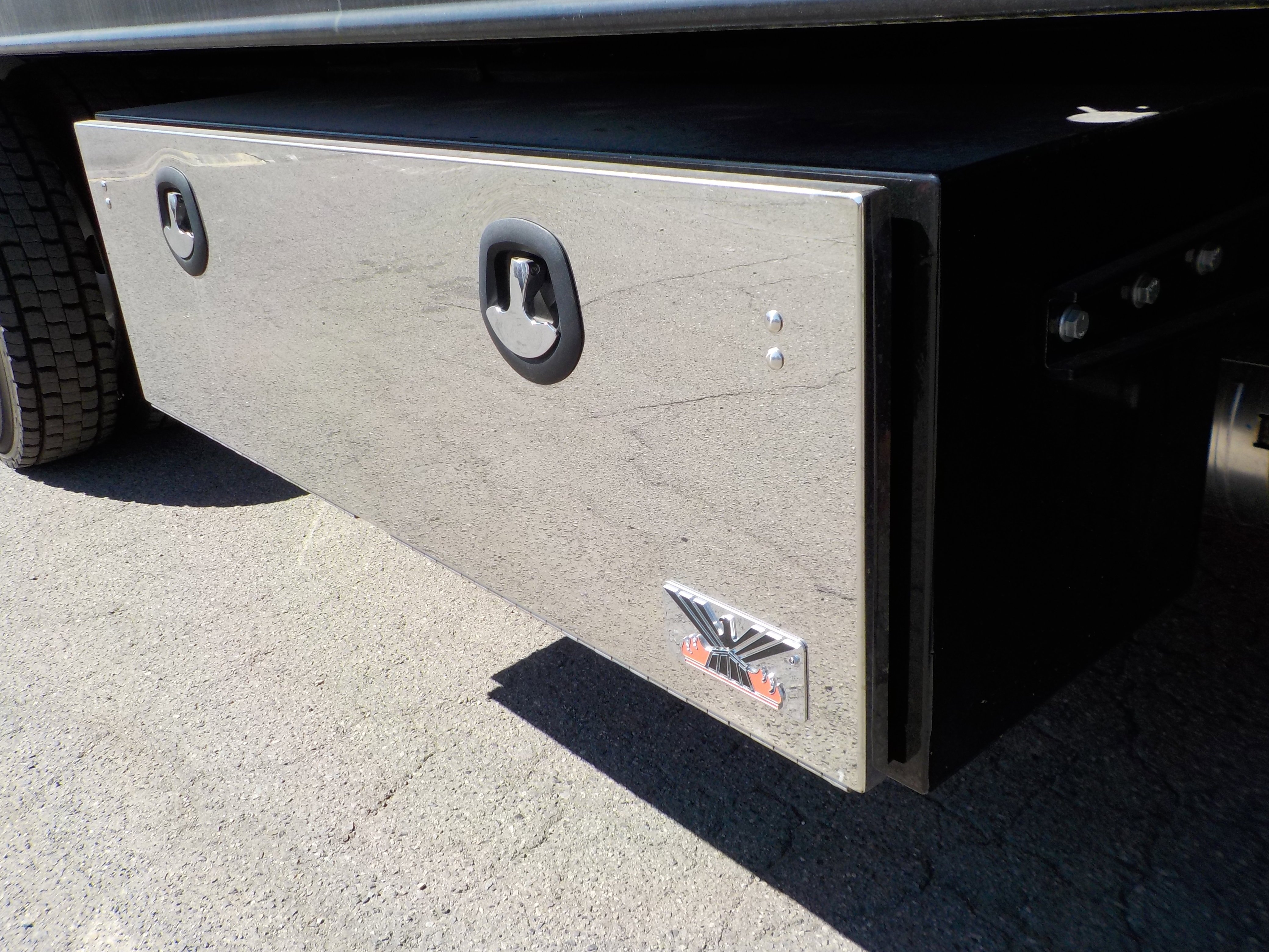 Used 2024 White ISUZU  image 13