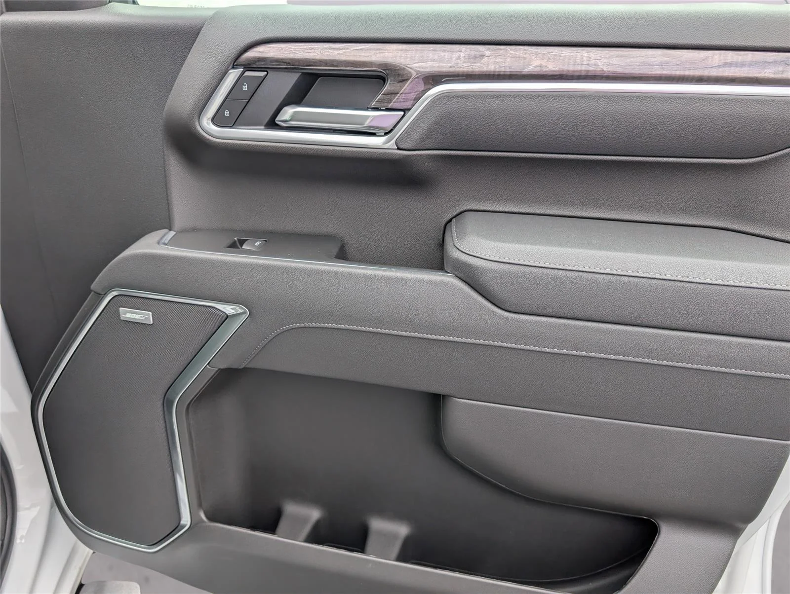 2026 Chevrolet Silverado 1500 LTZ - Photo 12