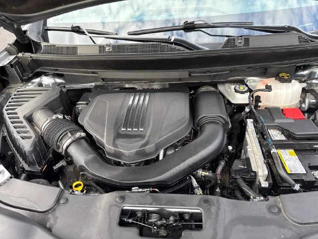 Used 2025 Sterling Metallic GMC Elevation image 26