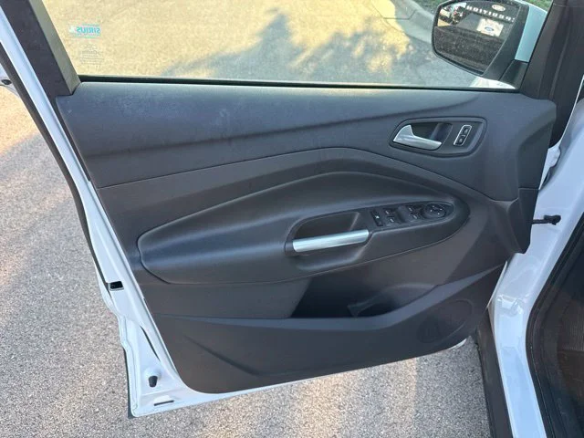 Used 2016 Oxford White Ford SE image 8