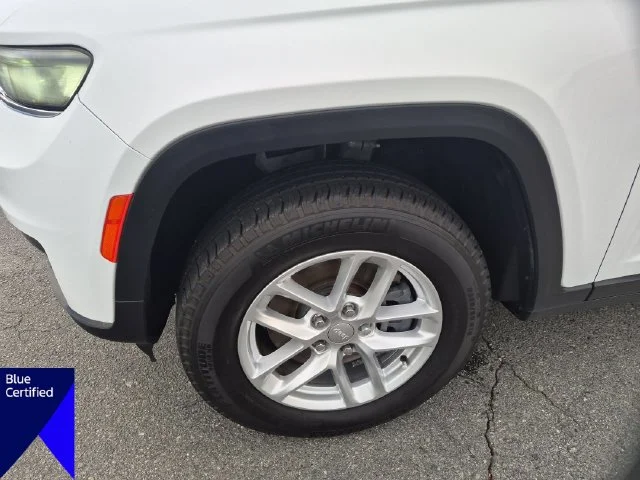 Used 2022 White Jeep Laredo image 10