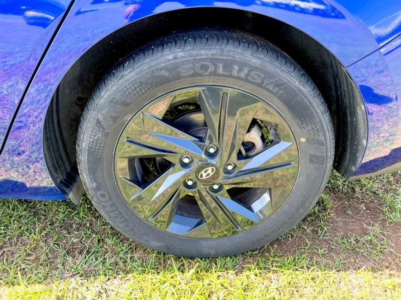 Used 2023 Blue Hyundai SEL image 10