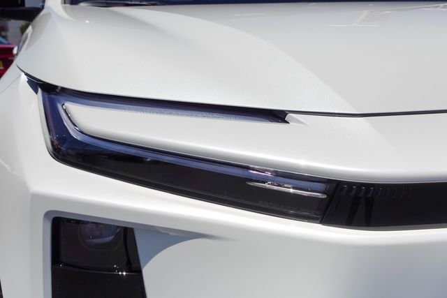 New 2026 Wind Chill Pearl <sup>1</sup> Toyota  XSE image 4