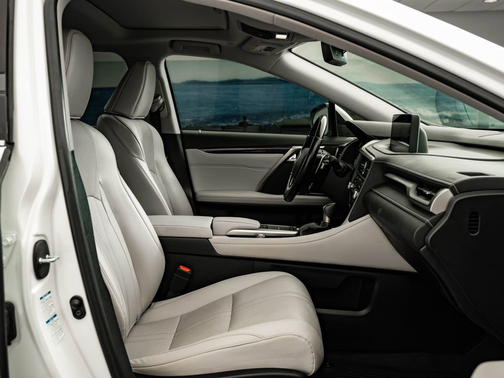 Used 2022 White Pearl Lexus 450hL Luxury image 26