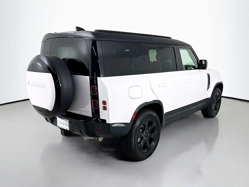 New 2026 Fuji White Land Rover S image 9