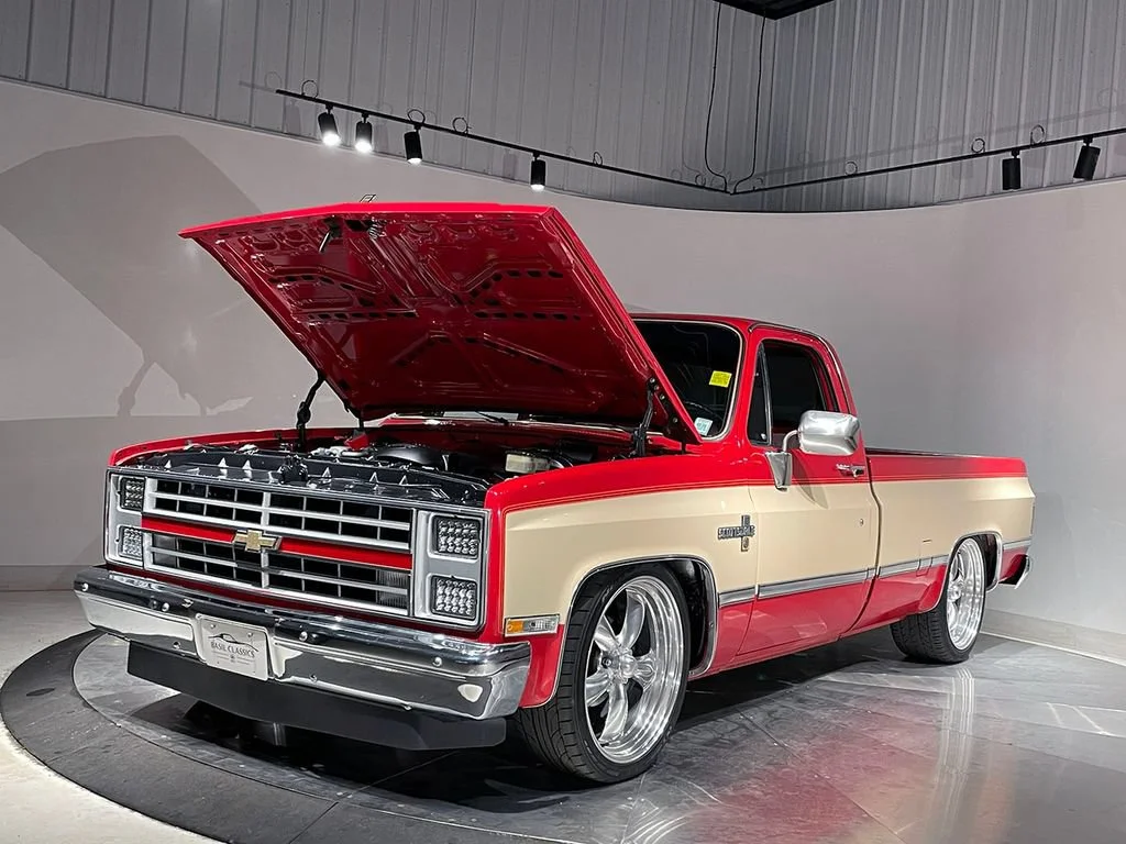 Used 1985  Chevrolet NA image 24