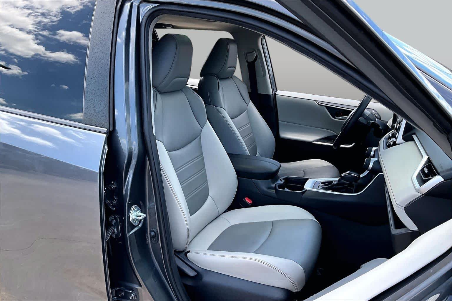 Used 2021 Magnetic Gray Metallic Toyota XLE Premium image 9