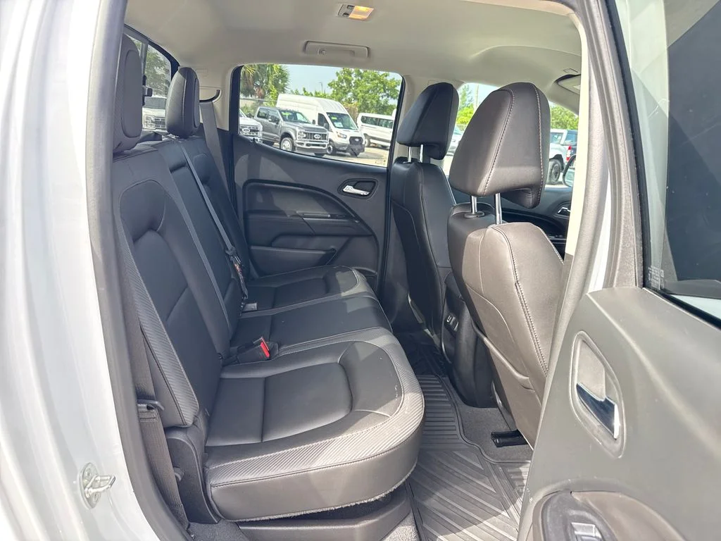 Certified Used 2022 White GMC AT4 w/Leather image 28