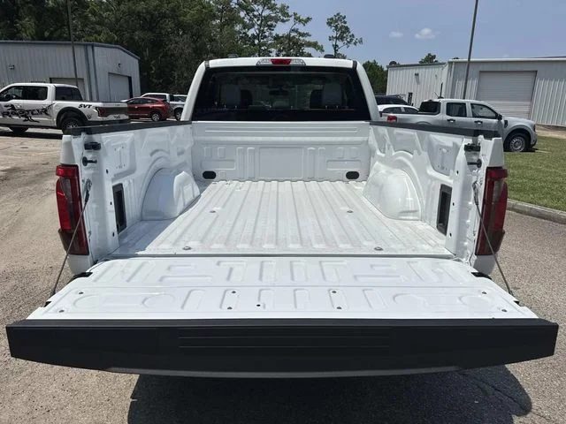 New 2026 Oxford White Ford XL image 17