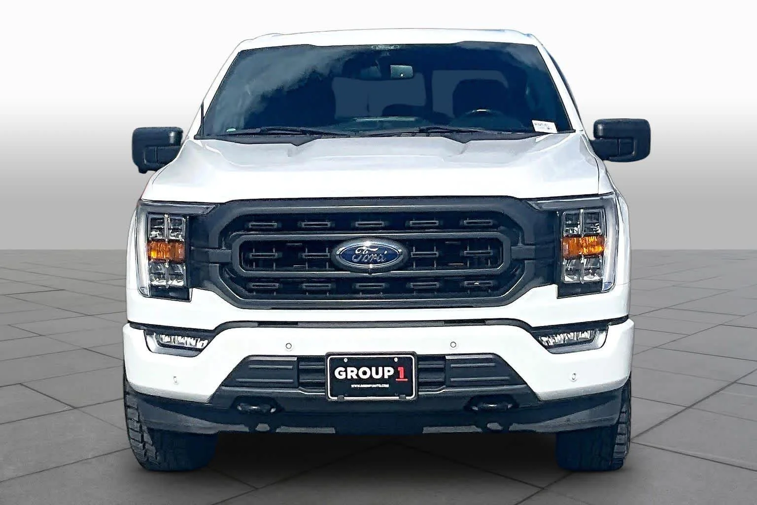Used 2022 Oxford White Ford XLT image 4