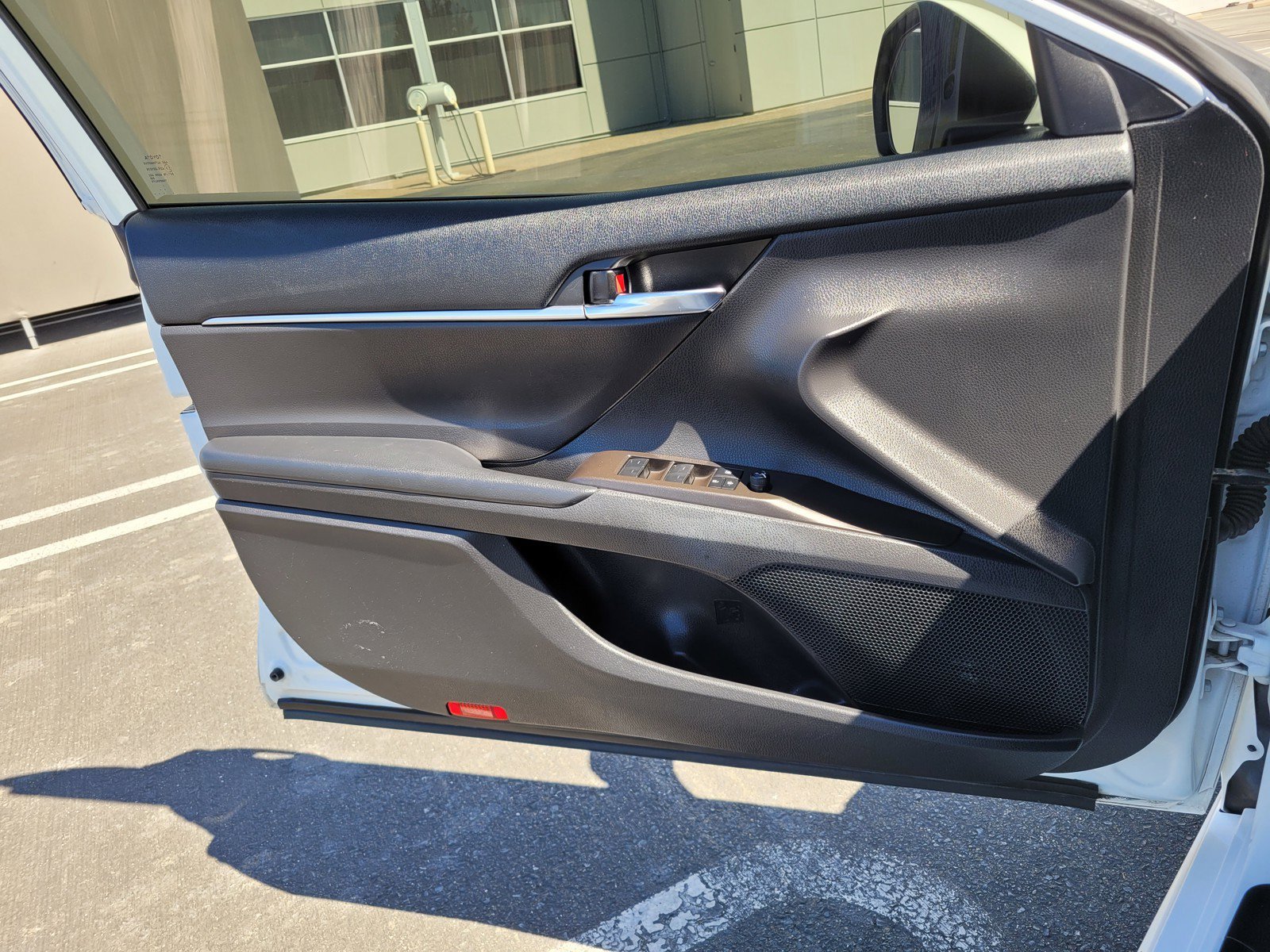 Used 2022  Toyota  image 27