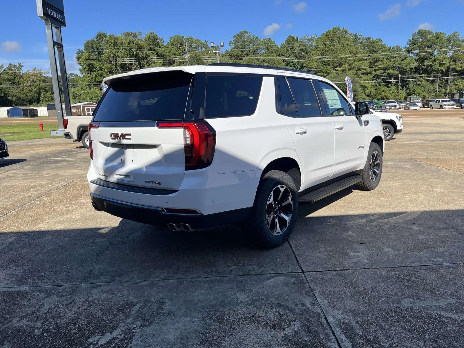 2026 GMC Yukon AT4 - Photo 7