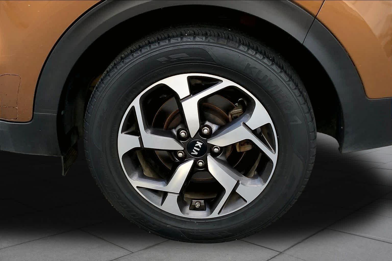 Used 2020 Burnished Copper Kia LX image 10