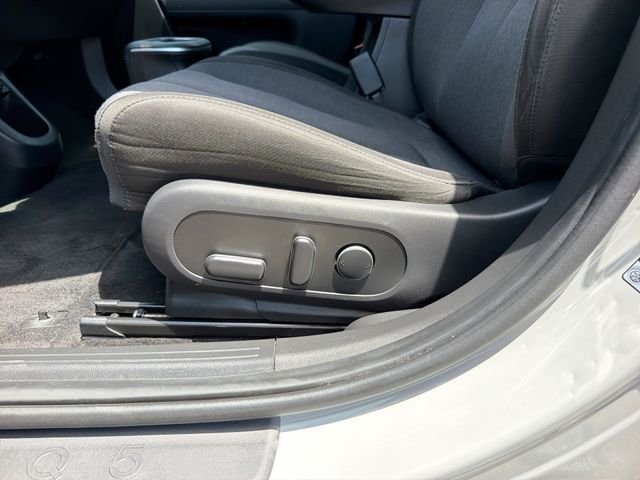 Used 2024 Gray Hyundai SEL image 15