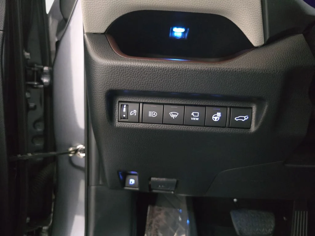 Used 2020 Gray Toyota Limited image 29