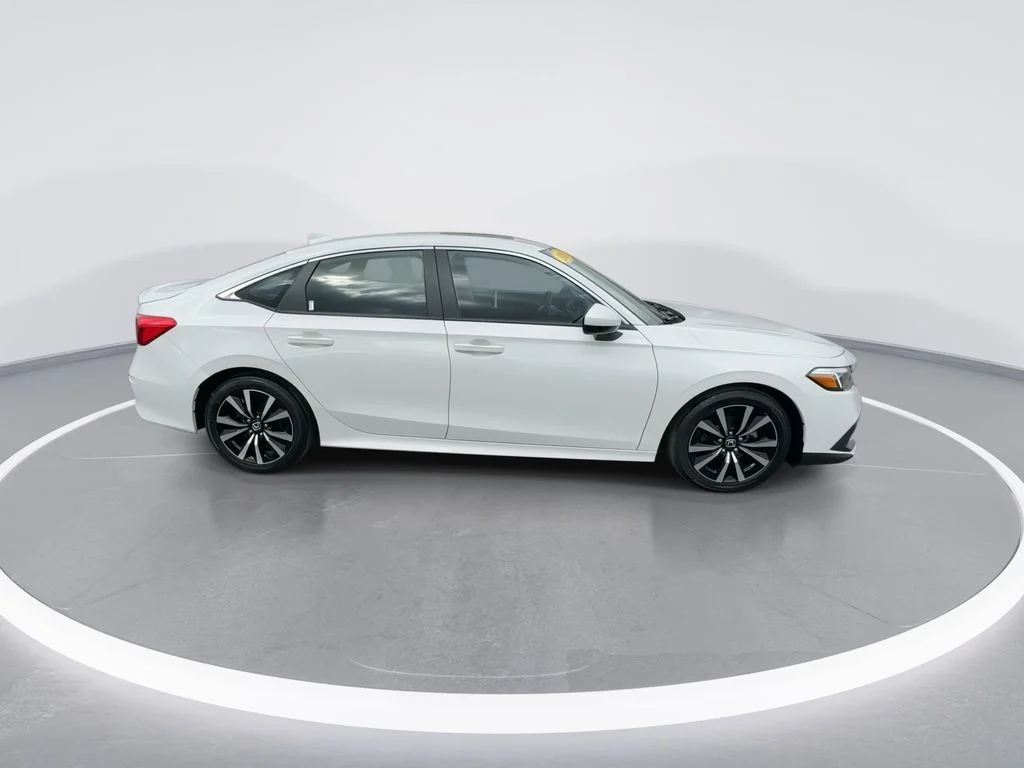Used 2024 White Honda EX image 9