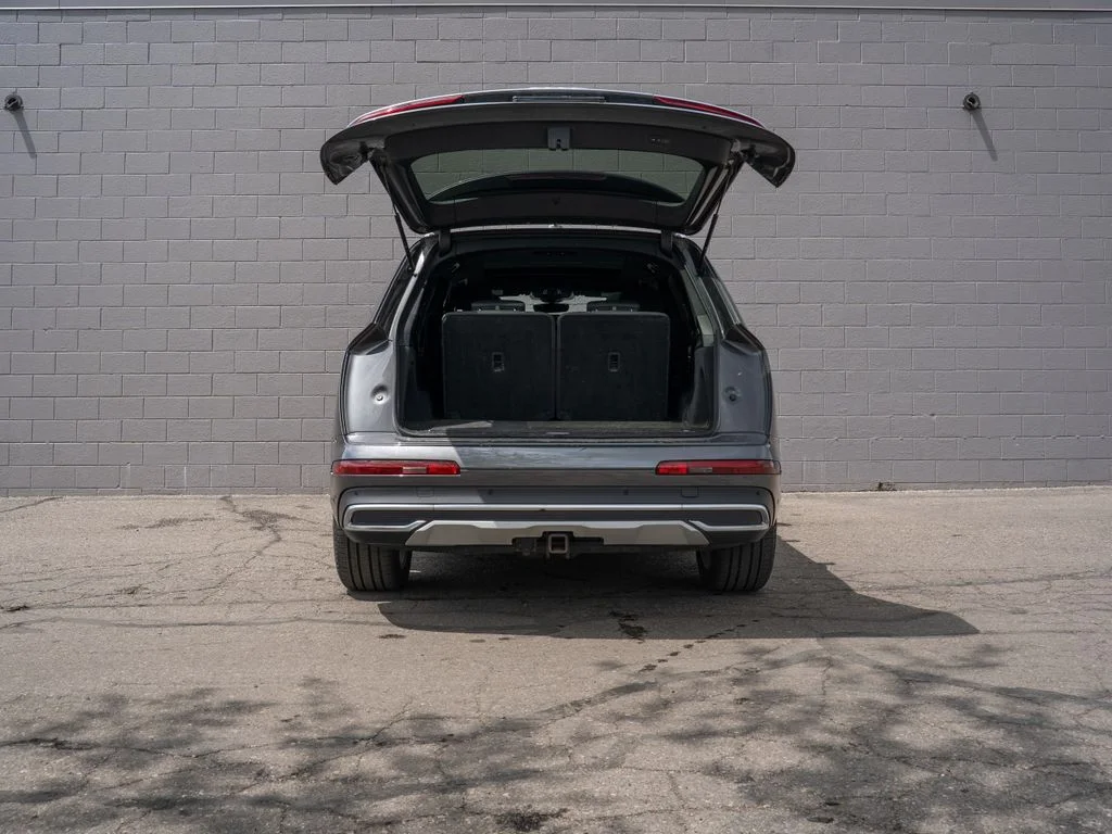 Used 2021 Gray Audi 55 Prestige image 14