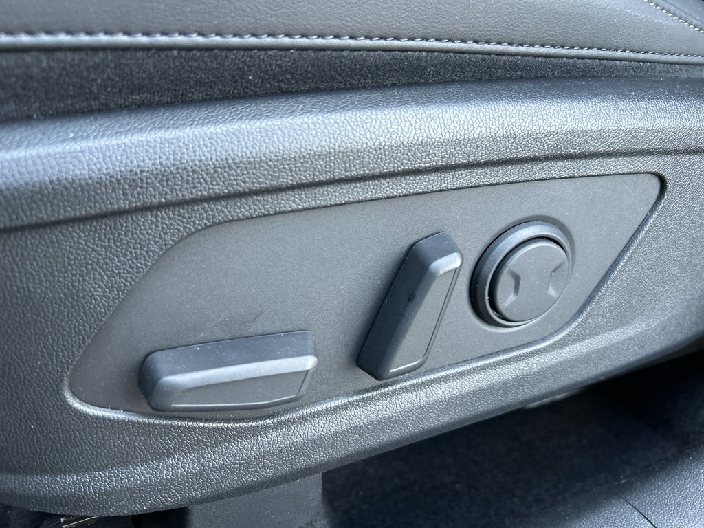 New 2026 Wolf Gray Kia X-Line SX AWD image 18