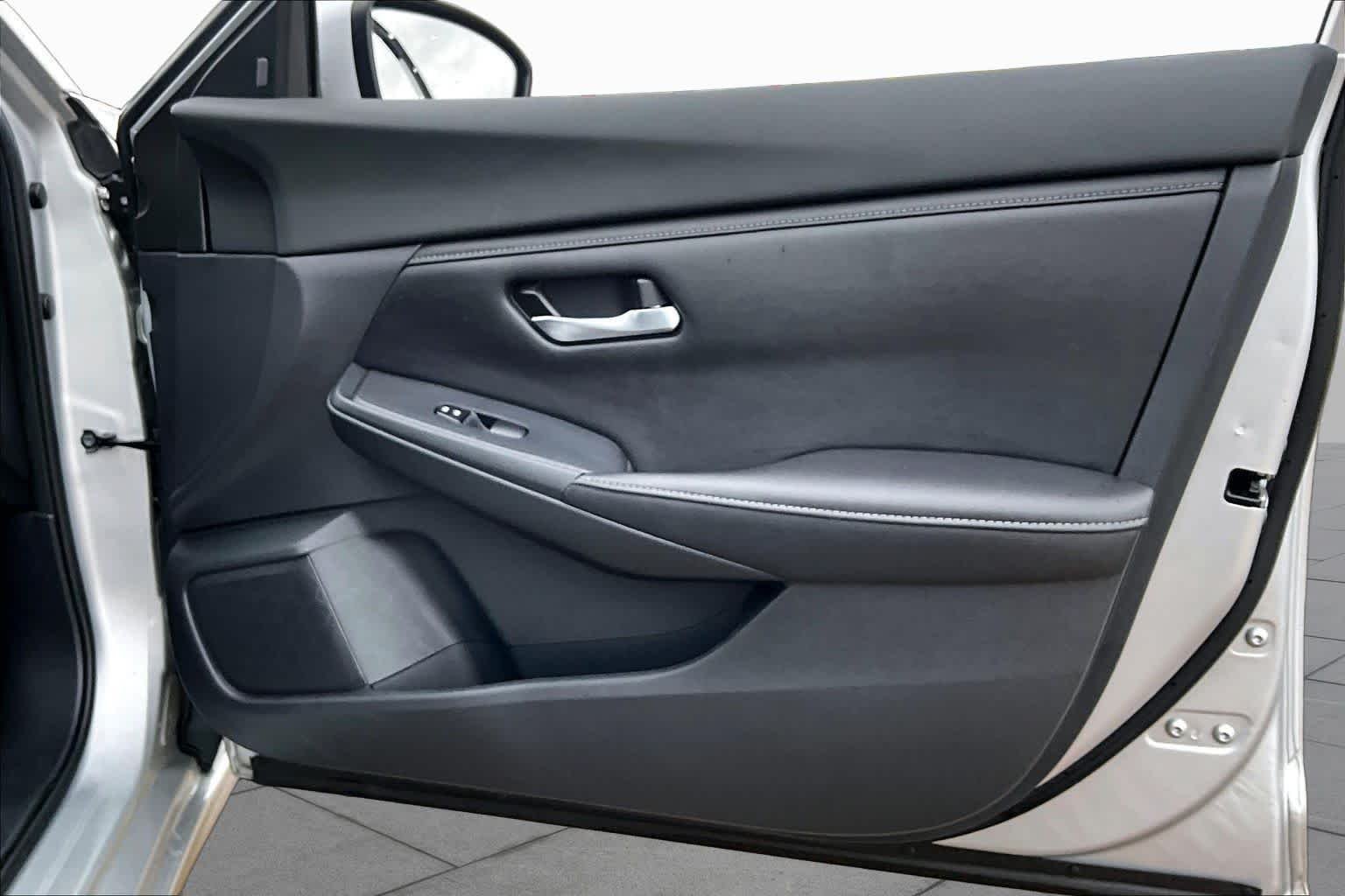 Used 2022 Brilliant Silver Metallic Nissan SV image 22