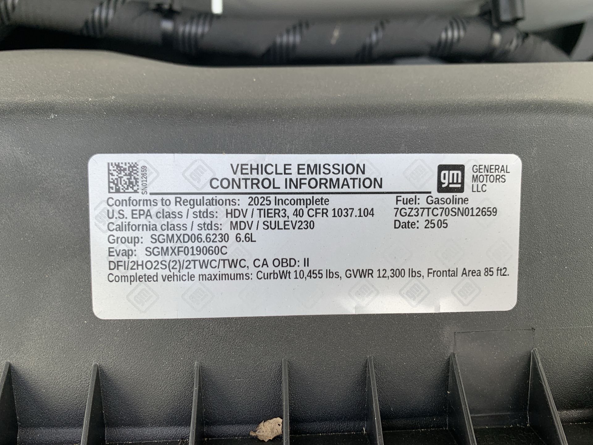 New 2025 Summit White GMC 1WT image 31